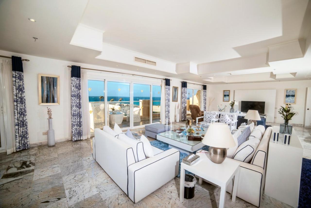 Rixos Alamein - Full Board Plus El Alamein Ngoại thất bức ảnh A living room in a private home