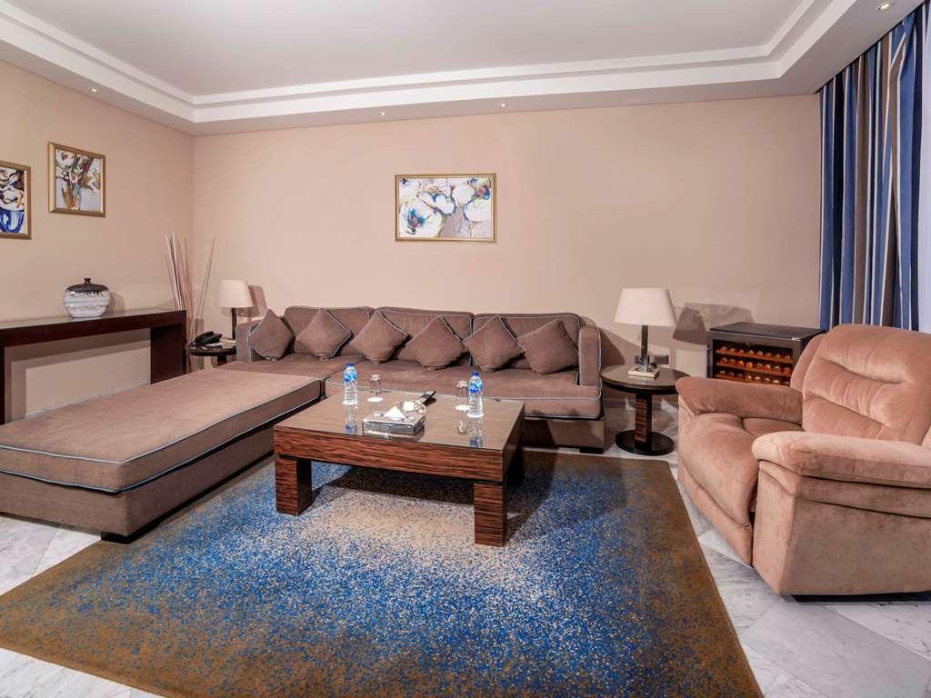 Rixos Alamein - Full Board Plus El Alamein Phòng bức ảnh A living room