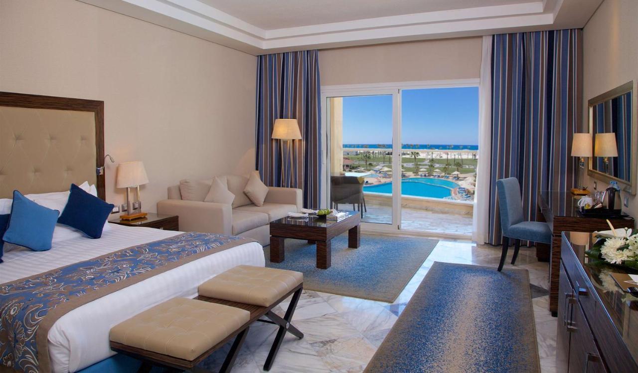 Rixos Alamein - Full Board Plus El Alamein Ngoại thất bức ảnh A room at the Hilton Sharm El Sheikh Resort
