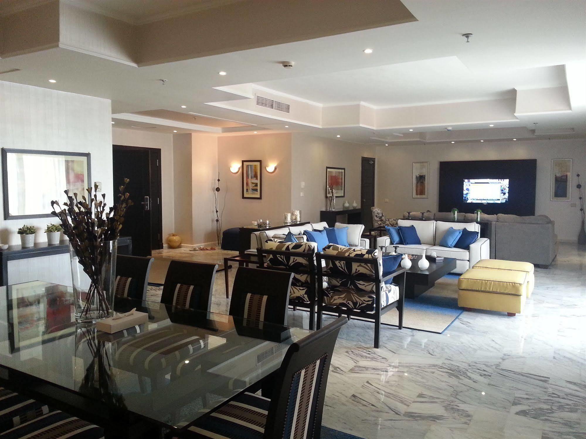 Rixos Alamein - Full Board Plus El Alamein Ngoại thất bức ảnh A living room in a luxury apartment